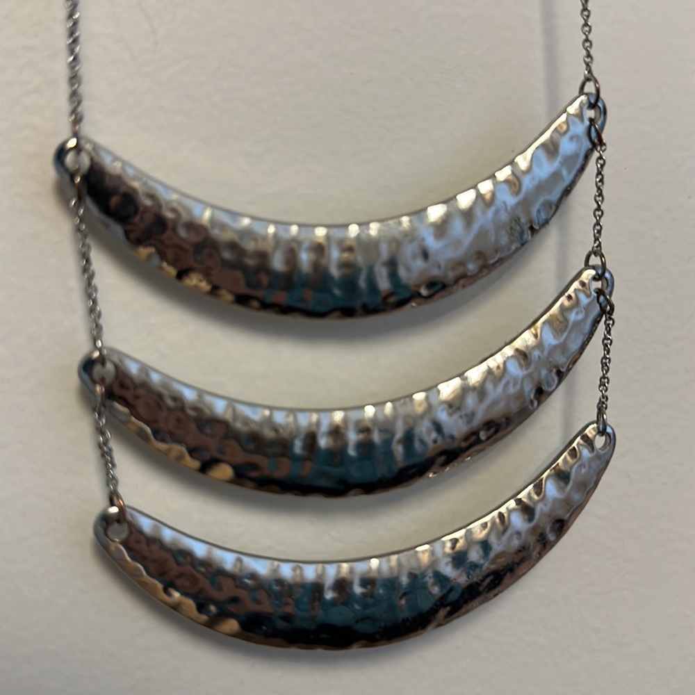 Silver statement necklace - Picture 3 of 4